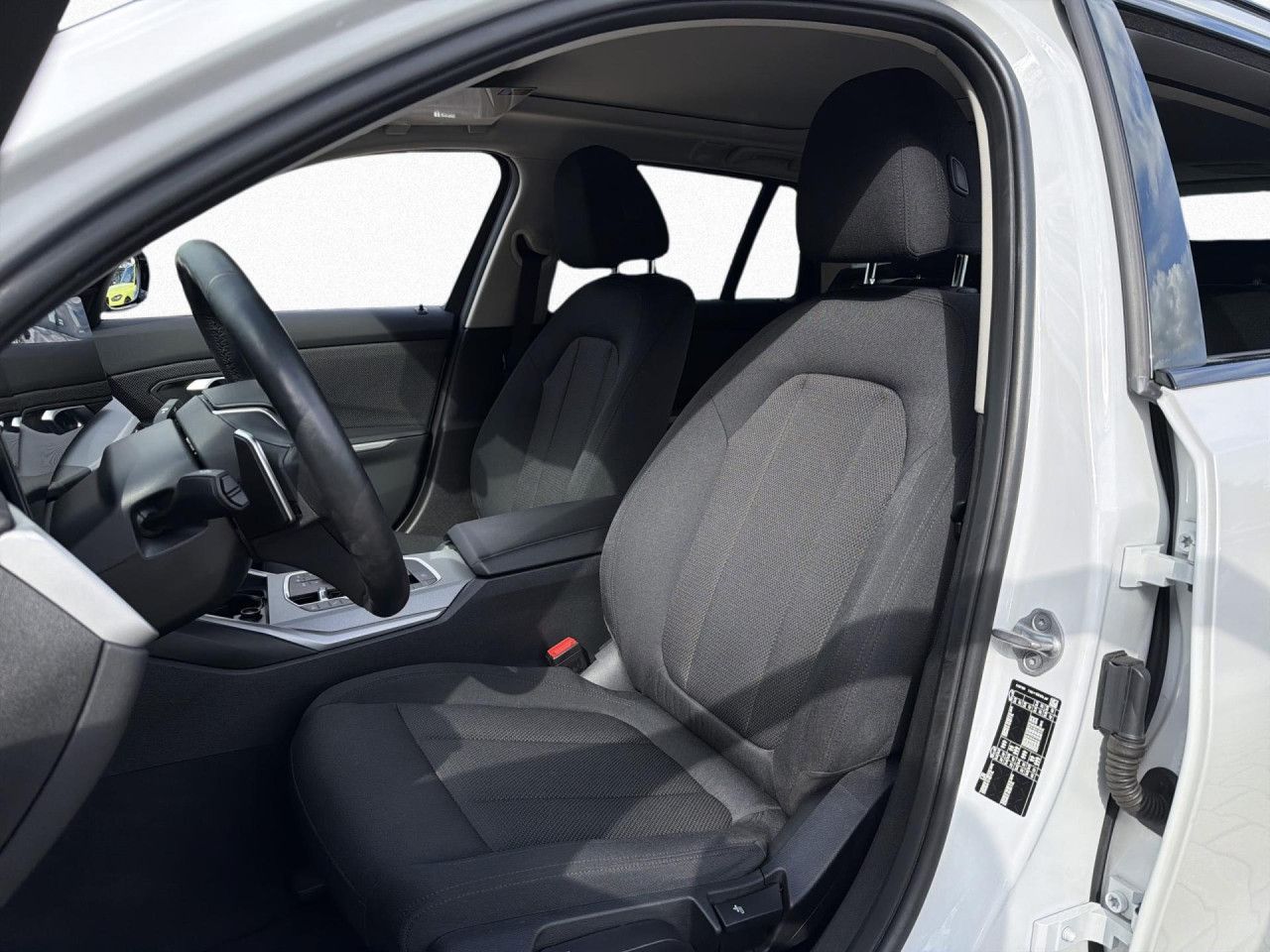 BMW 318d Touring Aut. AHK,Pano,Stop&Go,StndHzg,H/K foto 12