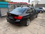 BMW 318d Lim. Sportline Navi*Leder*Scheck*SHZ*S-Dach - BMW 318 mit Diesel-Antrieb