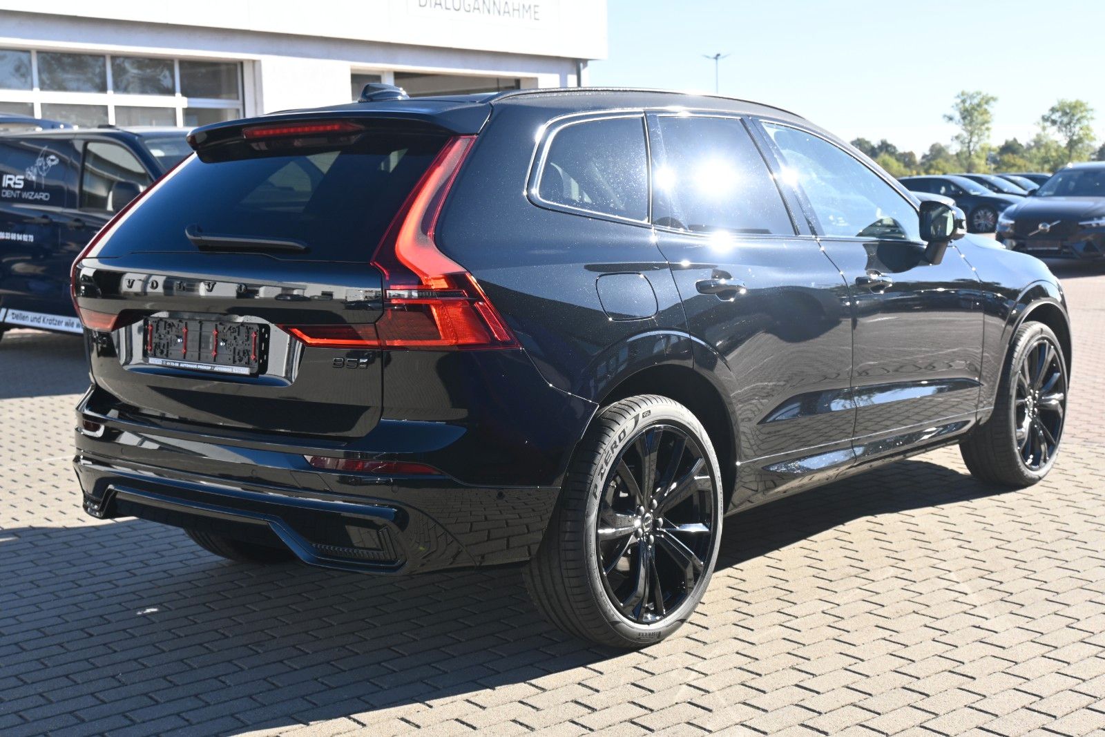 Fahrzeugabbildung Volvo XC60 B5 AWD Plus Black Edition*FSHZG*PANO*360°*