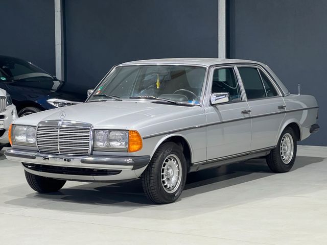 Mercedes-Benz 200 W123 1.HAND H-ZULASSUNG WIE NEU