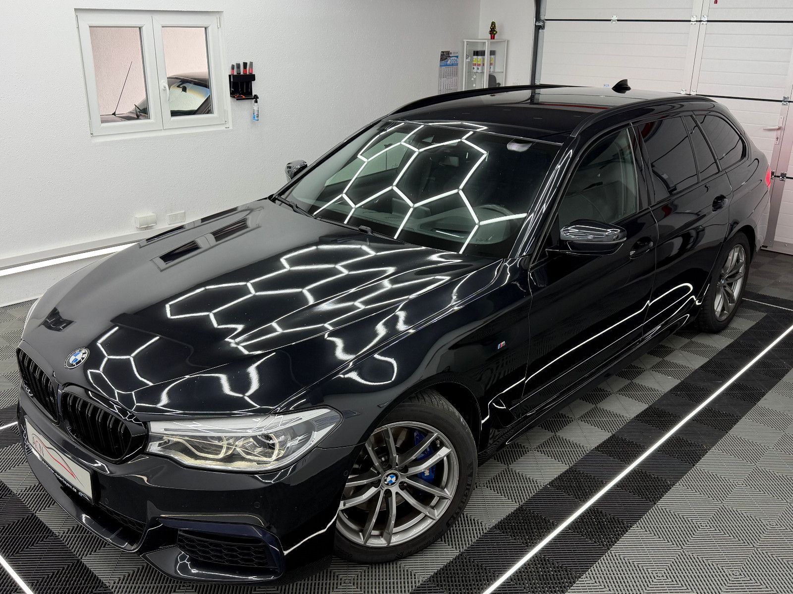 Fahrzeugabbildung BMW 530 d M SPORT/LED/NAVI PROF/STHZ/LIVE COCKPIT
