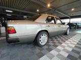 Mercedes-Benz E 230 W124 Sportline - Mercedes-Benz E 230 mit Benzin-Antrieb