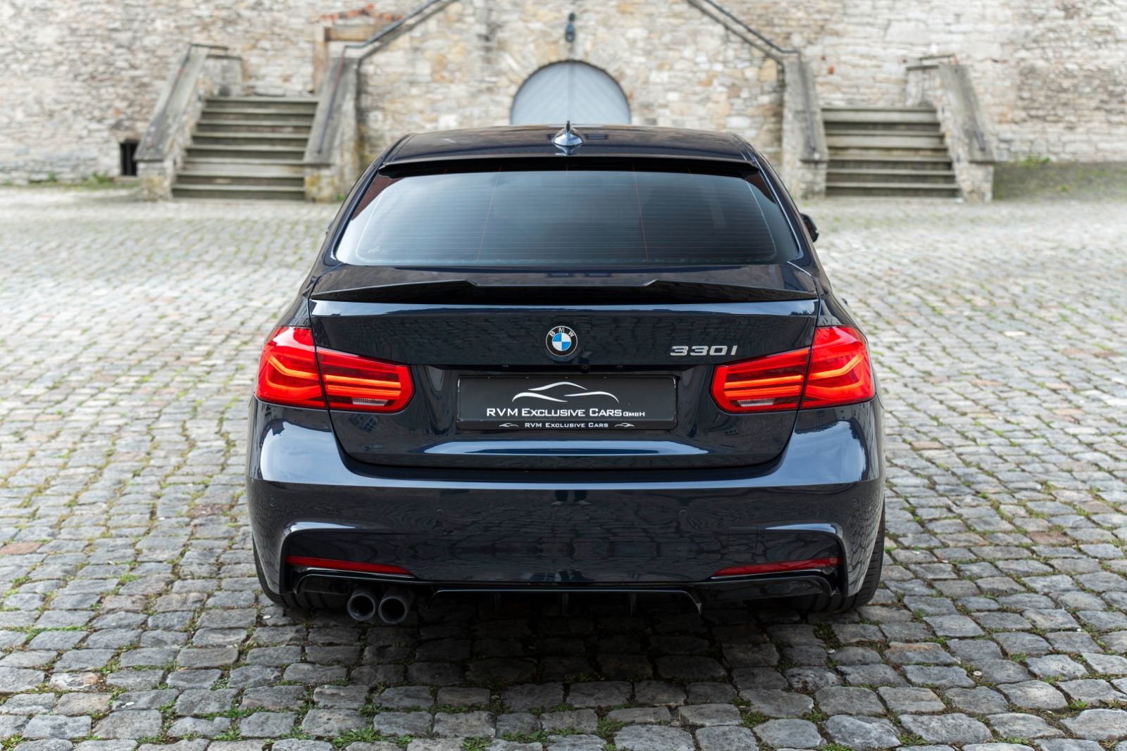Fahrzeugabbildung BMW 330I M-Performance H&K LED CARPLAY KAM NAV ALC