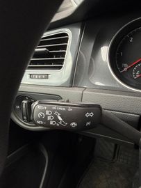 Volkswagen Golf - 11