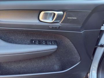 Volvo XC40 Plus Dark 2WD