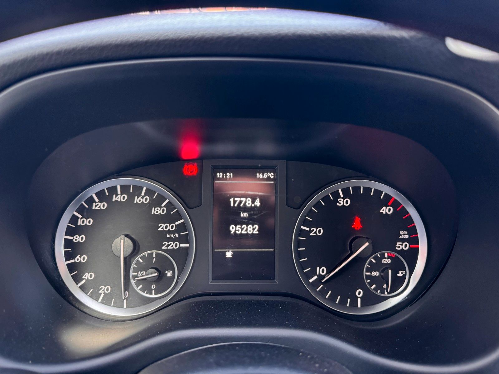 Fahrzeugabbildung Mercedes-Benz Vito 111 CDI Tourer Begleitfahrzeug BF3+ / WVZ