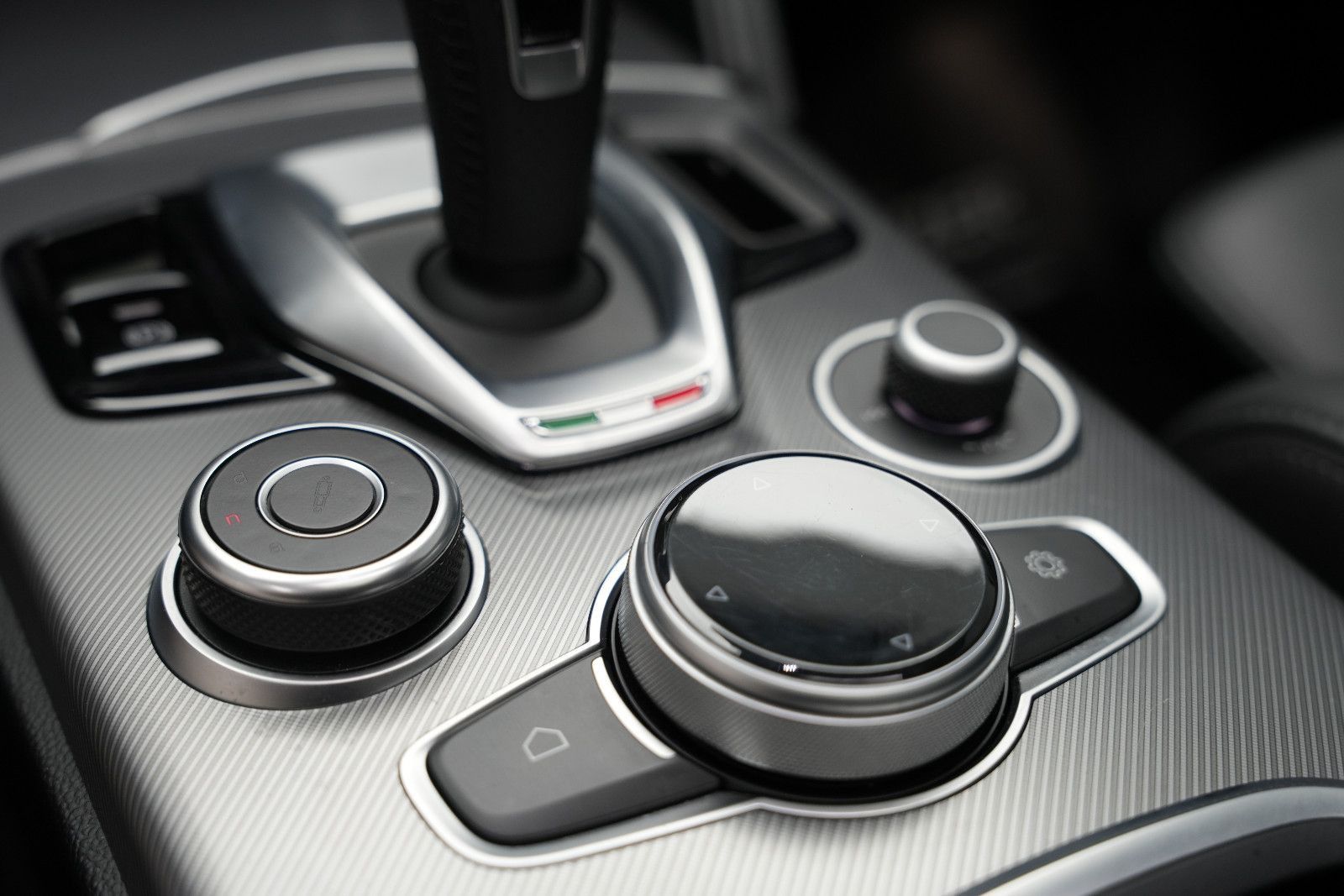 Fahrzeugabbildung Alfa Romeo Stelvio Veloce*Panorama*Harman&Kardon*Memory*Kam