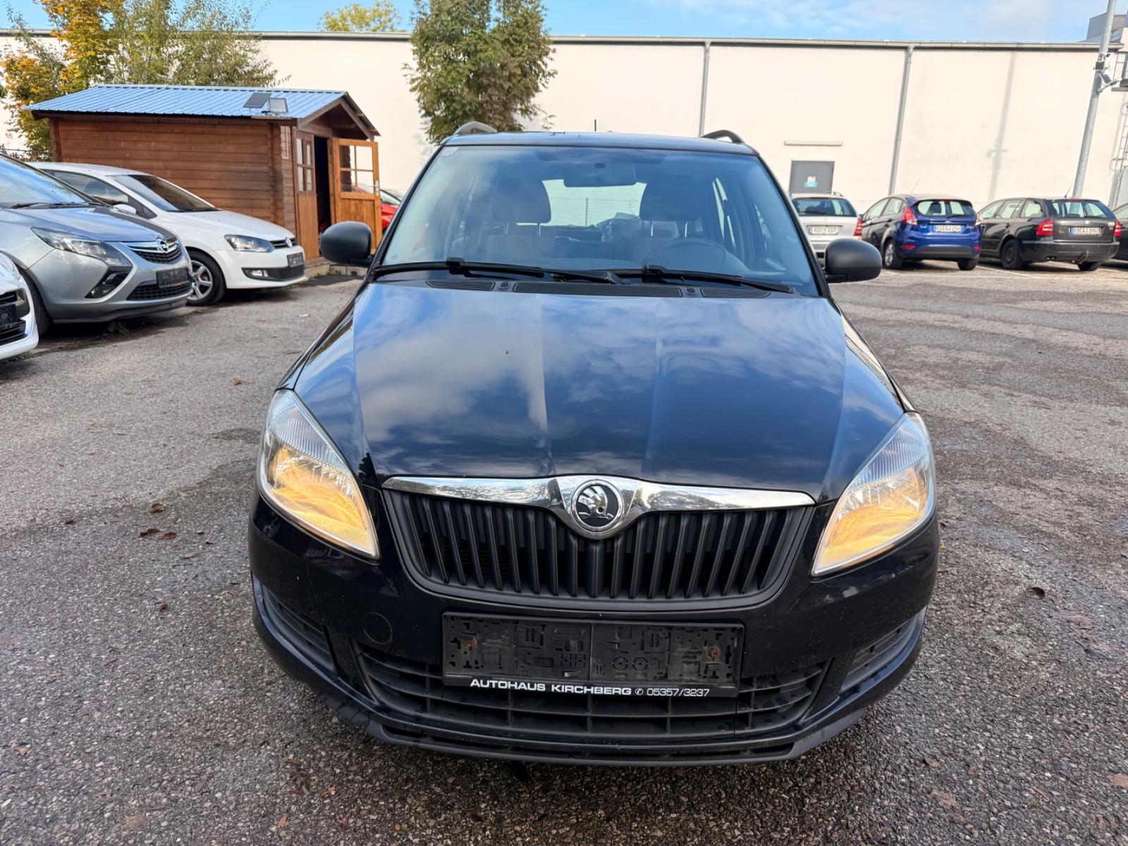Skoda Fabia 2013 — rear view