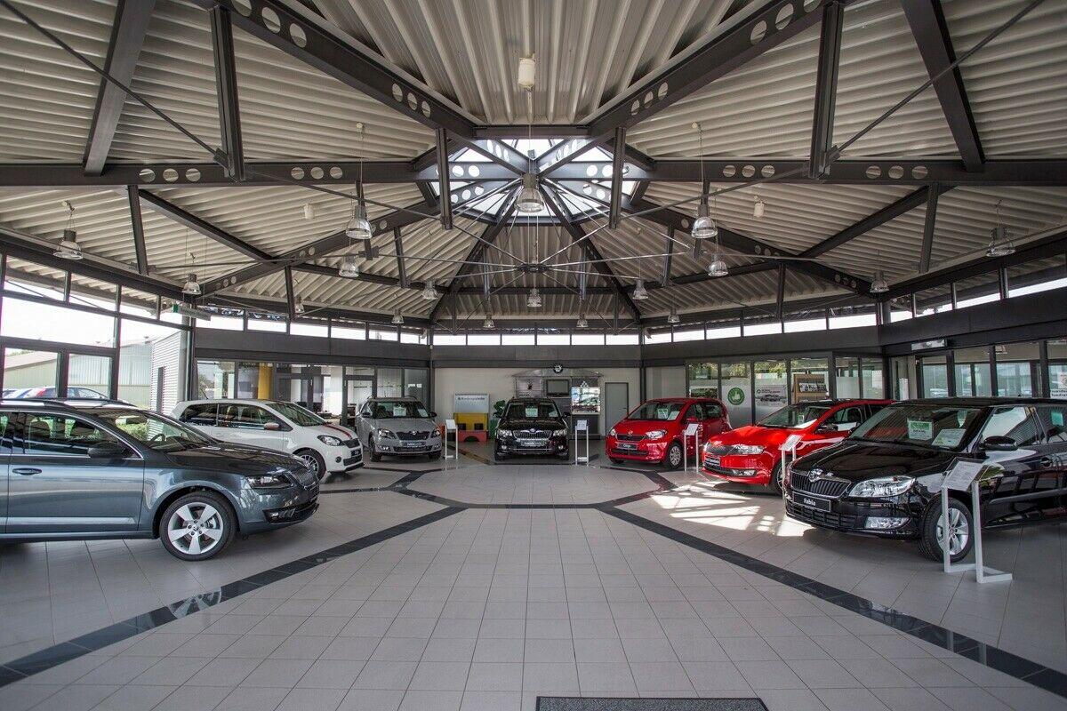 showroom-image-top