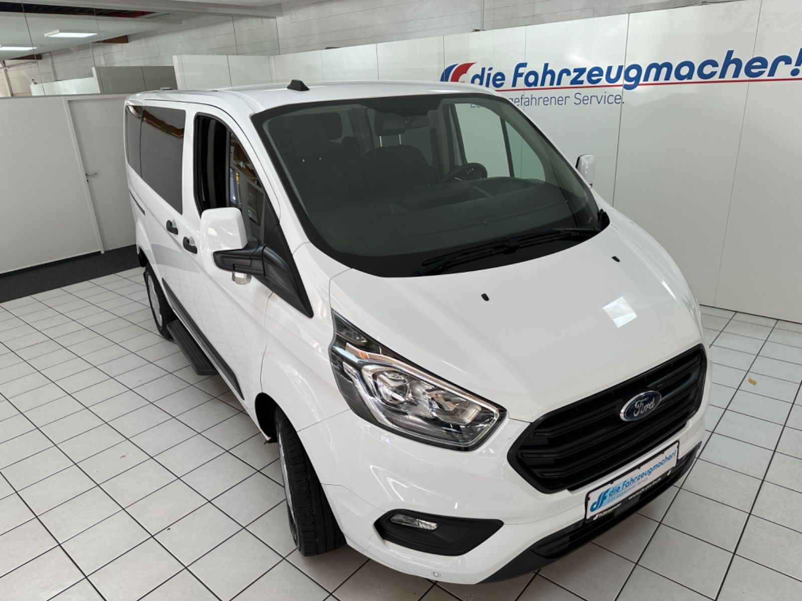 Fahrzeugabbildung Ford Transit Custom Kombi 320 L1 Trend *Doppel Klima*