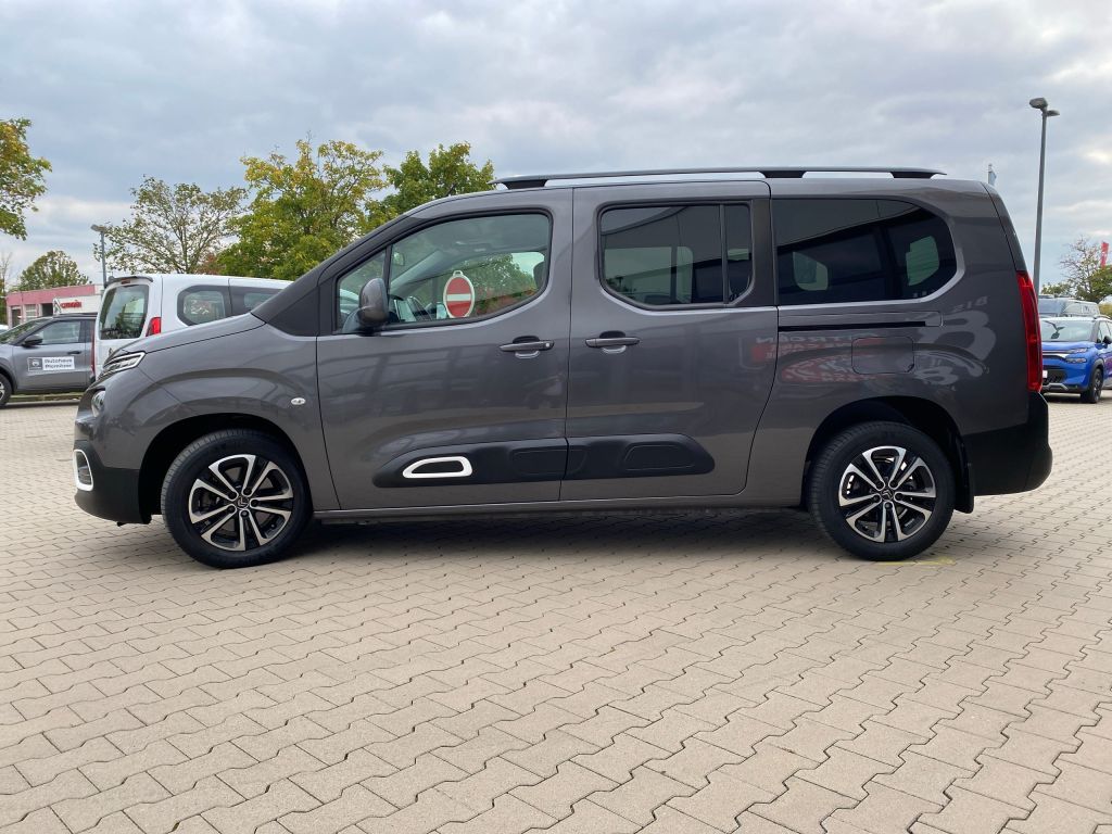 Fahrzeugabbildung Citroën Berlingo XL Benzin 110 FEEL *7-Sitzer*AZV*SHZ*