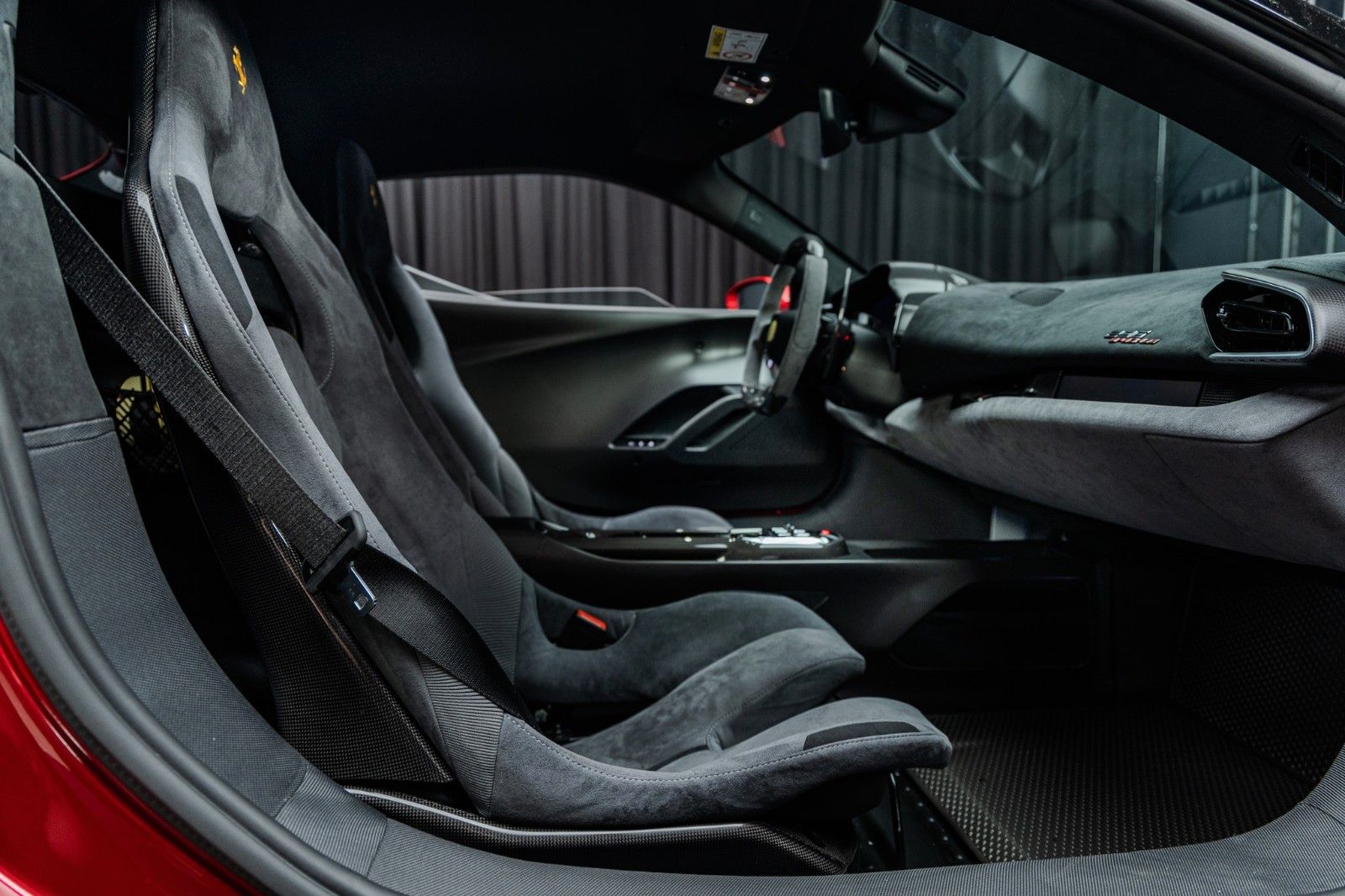 Fahrzeugabbildung Ferrari 296 GTB Speciale + Carbon + Lipstick Red + Lift