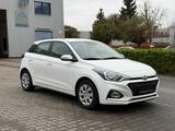 Hyundai i20 Active Mulitf.-Lenkrad*Klima*USB*Spurhalte* - Hyundai i20 Active mit Benzin-Antrieb