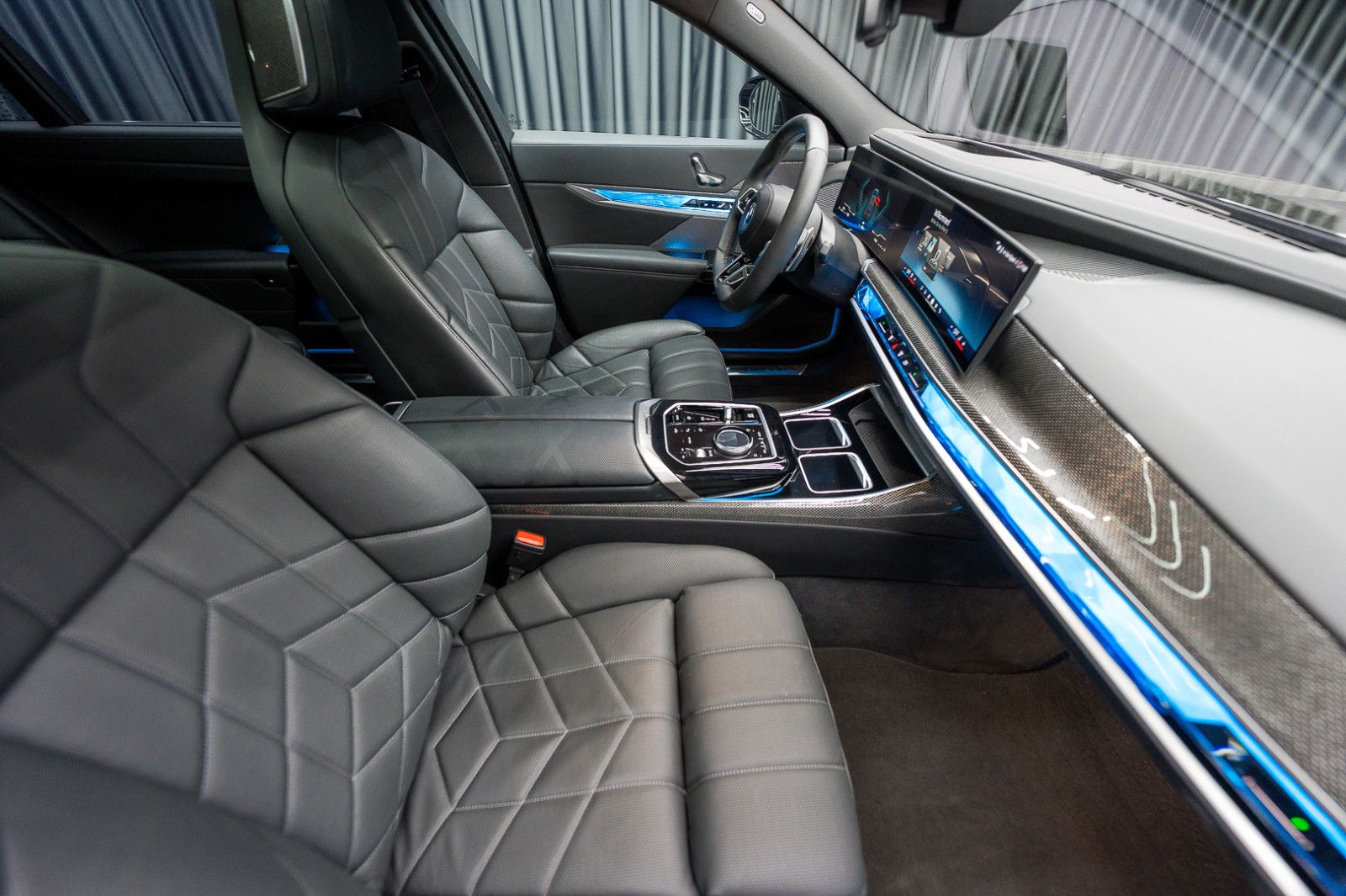 Fahrzeugabbildung BMW 740d xDrive *Sportpaket Pro*Carbon*Innovation