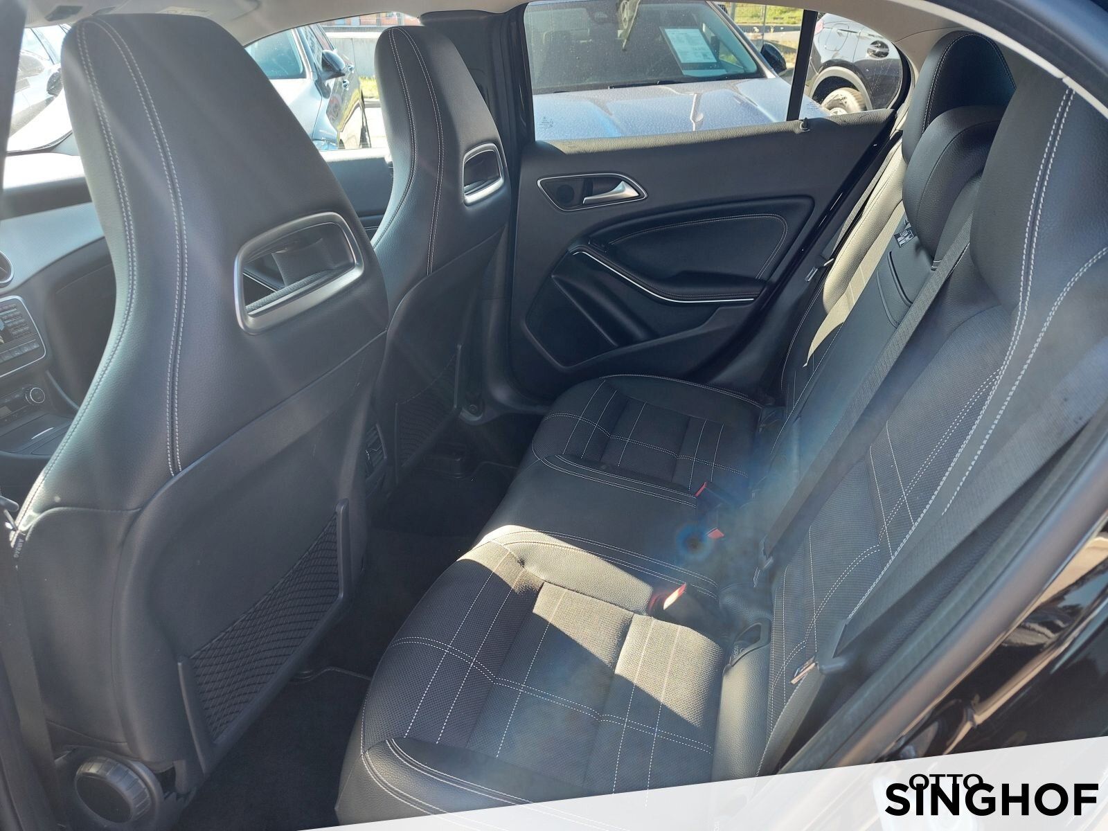 Fahrzeugabbildung Mercedes-Benz GLA 200 CDI 4MATIC Urban +AHK+Xenon+Rü Kam+Navi+