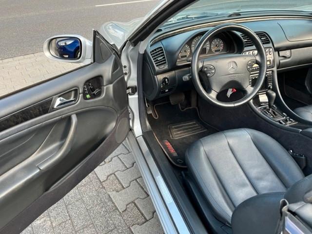 Mercedes-Benz CLK 320