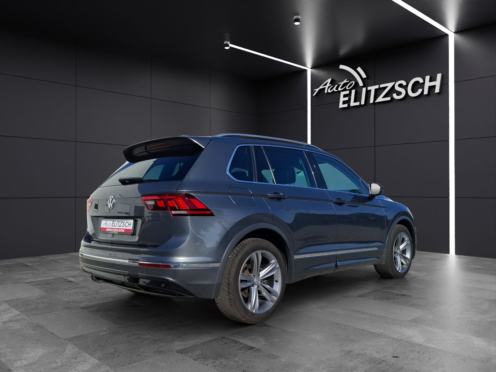 Fahrzeugabbildung Volkswagen Tiguan TSI Join LED AHK Navi HUD ACC PDC SH 19"