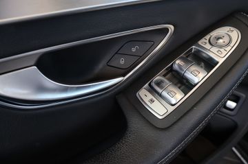 Mercedes-Benz C 300d 4M Avantgarde DISTR.+MULTIBEAM+KEY+AHK
