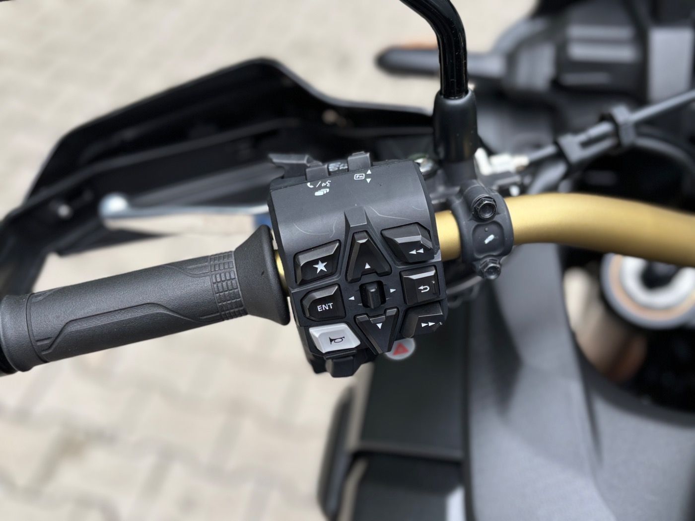 Fahrzeugabbildung Honda CRF 1100 Africa Twin Adventure Sports ES Koffer,