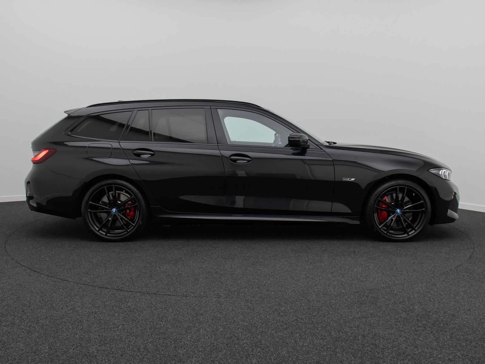 Fahrzeugabbildung BMW 330e M Sport Pro Kamera HUD DAB H/K Komfort 19"