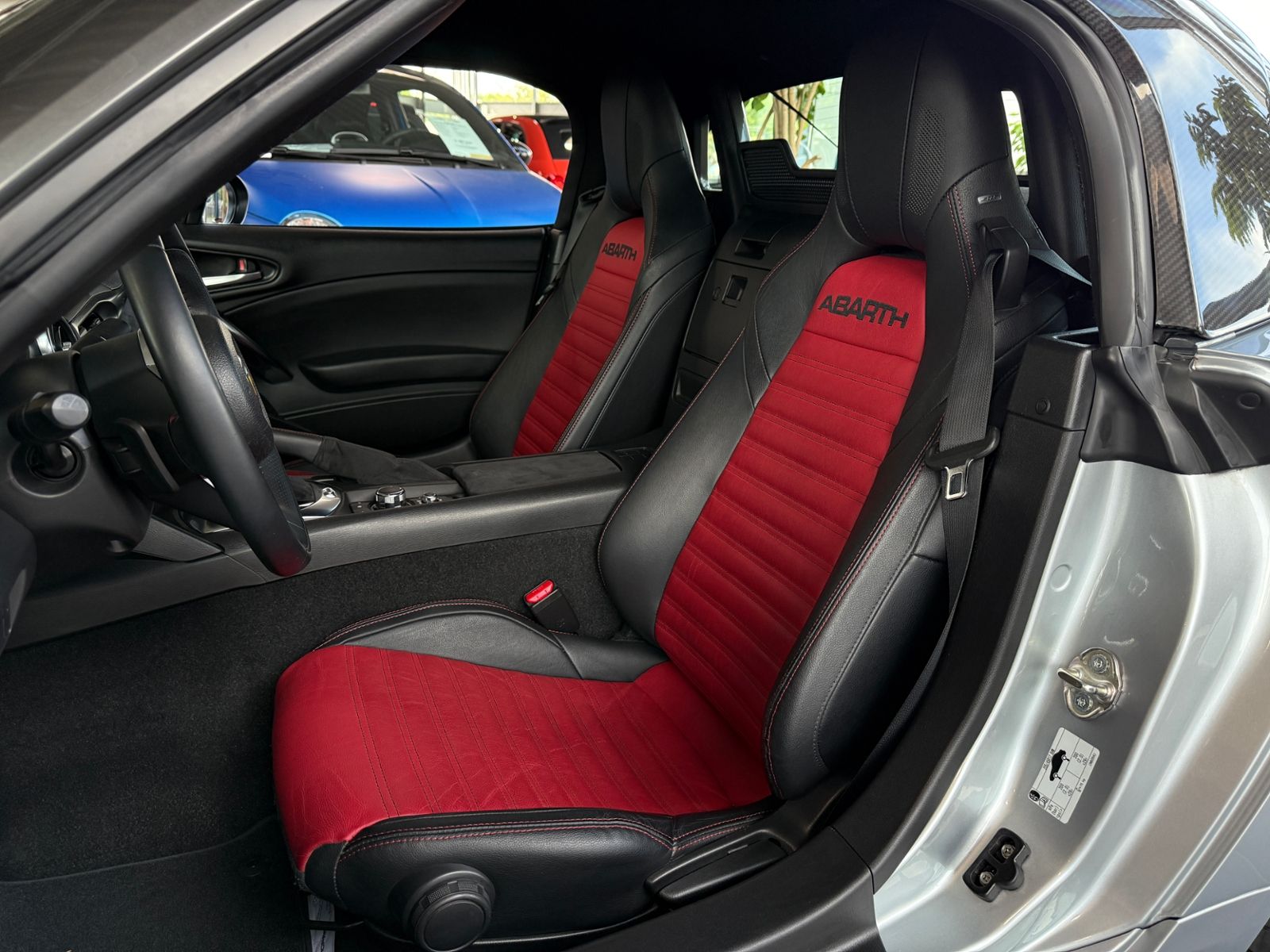 Fahrzeugabbildung Abarth 124 Spider GT HARDTOP LED LEDER
