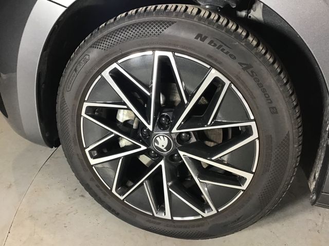 Fahrzeugabbildung Skoda Octavia Selection 2.0 TDI Combi DSG/ACC/Navi/RFK