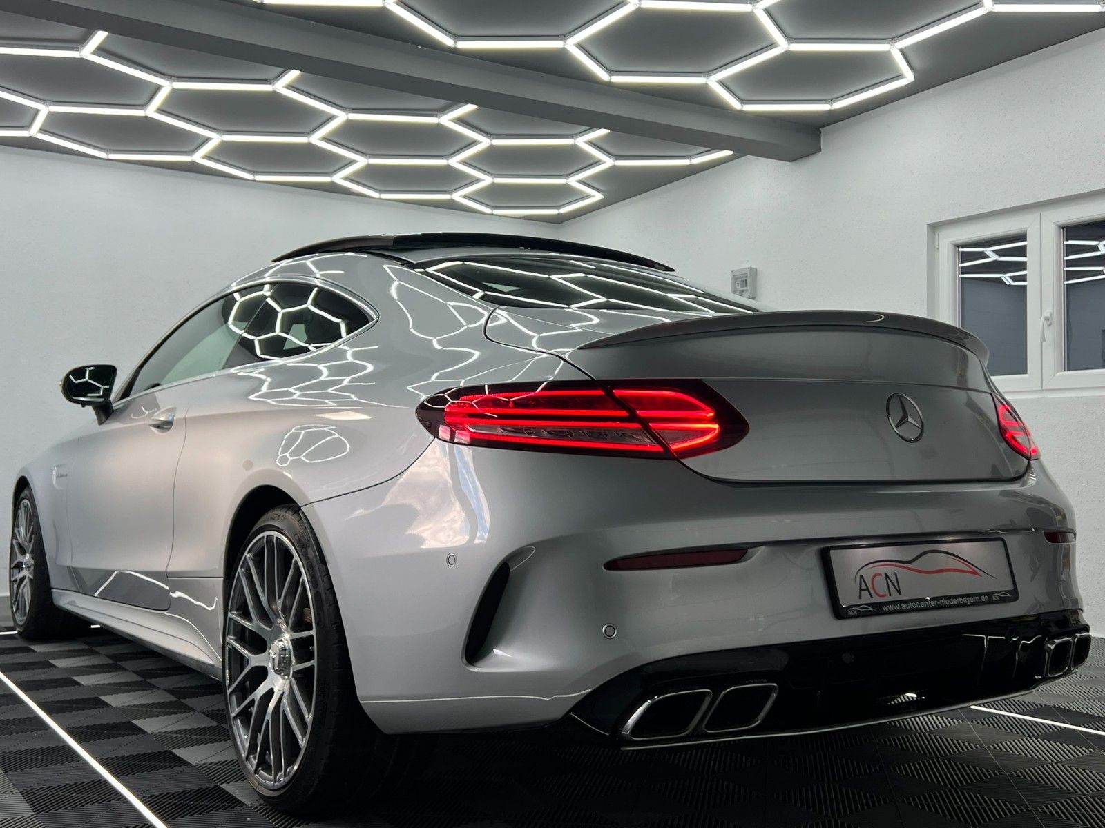 Fahrzeugabbildung Mercedes-Benz C 63 S AMG/DRIVERS PACKAGE/AMG ABGAS./BURMESTER