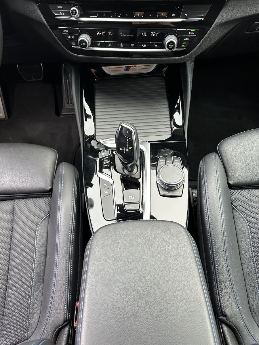 Fahrzeugabbildung BMW X4 M40i NAV+LED+HEAD-UP+H&K+KAM+MEMORY+20ZO+1HD