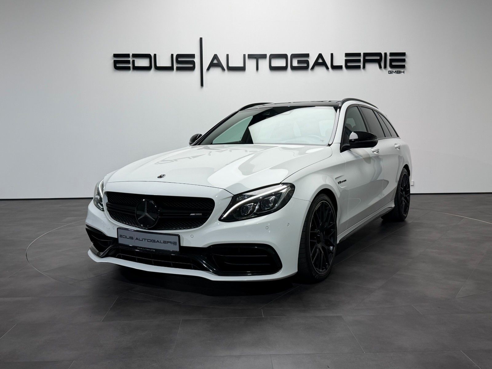 MERCEDES-BENZ C63 AMG T ACC LED Night Burm Perf AGA Pano