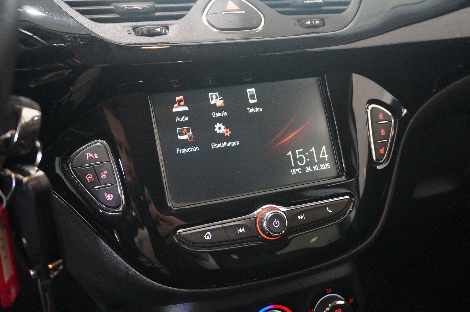 Fahrzeugabbildung Opel Corsa E 1.4 120 JAHRE 5-TÜR NAVI/SHZ/PDC/TEMP.