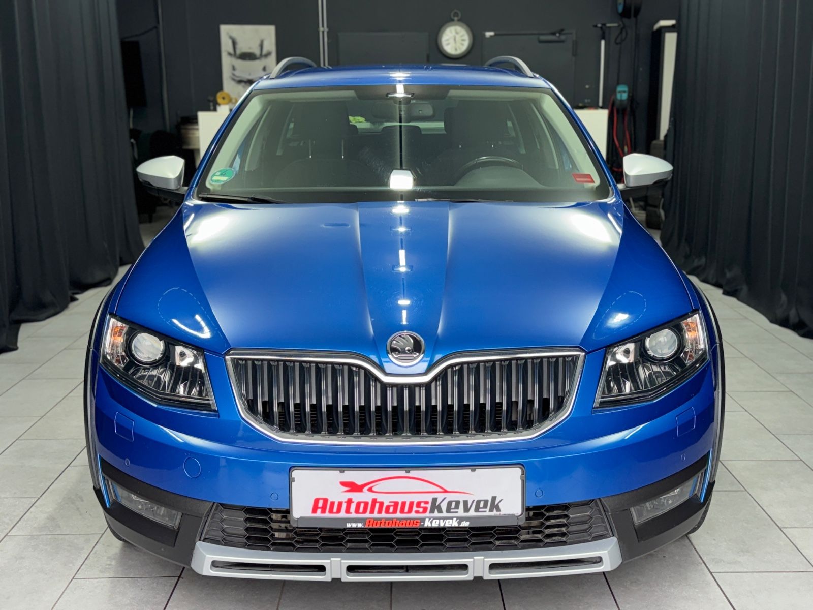Fahrzeugabbildung SKODA Octavia Combi Scout 4x4|NAVI|XENON|CANTON|