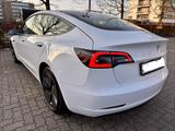 Tesla Model 3 Dualmotor Long Range/AWD/Wärmep./Matrix  - Tesla Gebrauchtwagen in Hamburg
