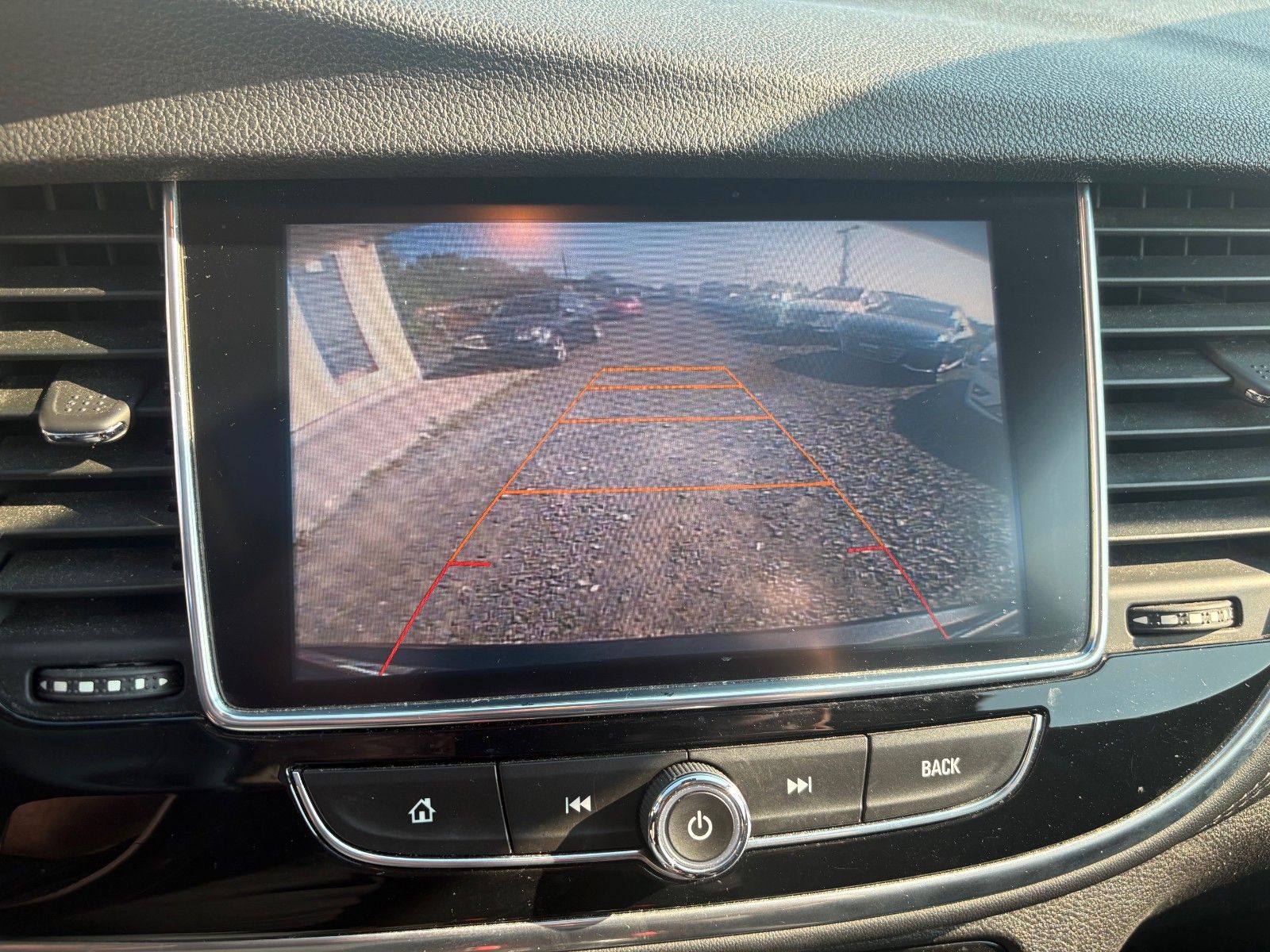 Fahrzeugabbildung Opel Mokka X 1.4 Innovation Aut. Navi LED SPORTSITZE