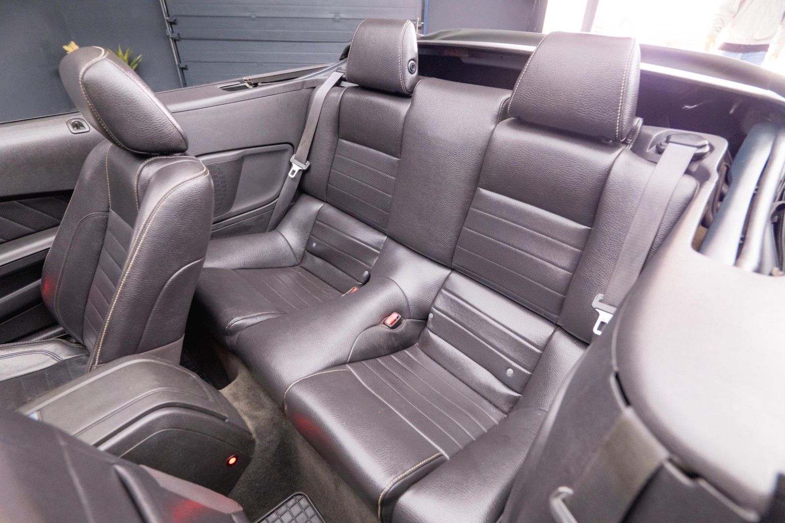 Fahrzeugabbildung Ford Mustang 3.7 V6 GT Cabrio | TÜV 2028 | 4Season