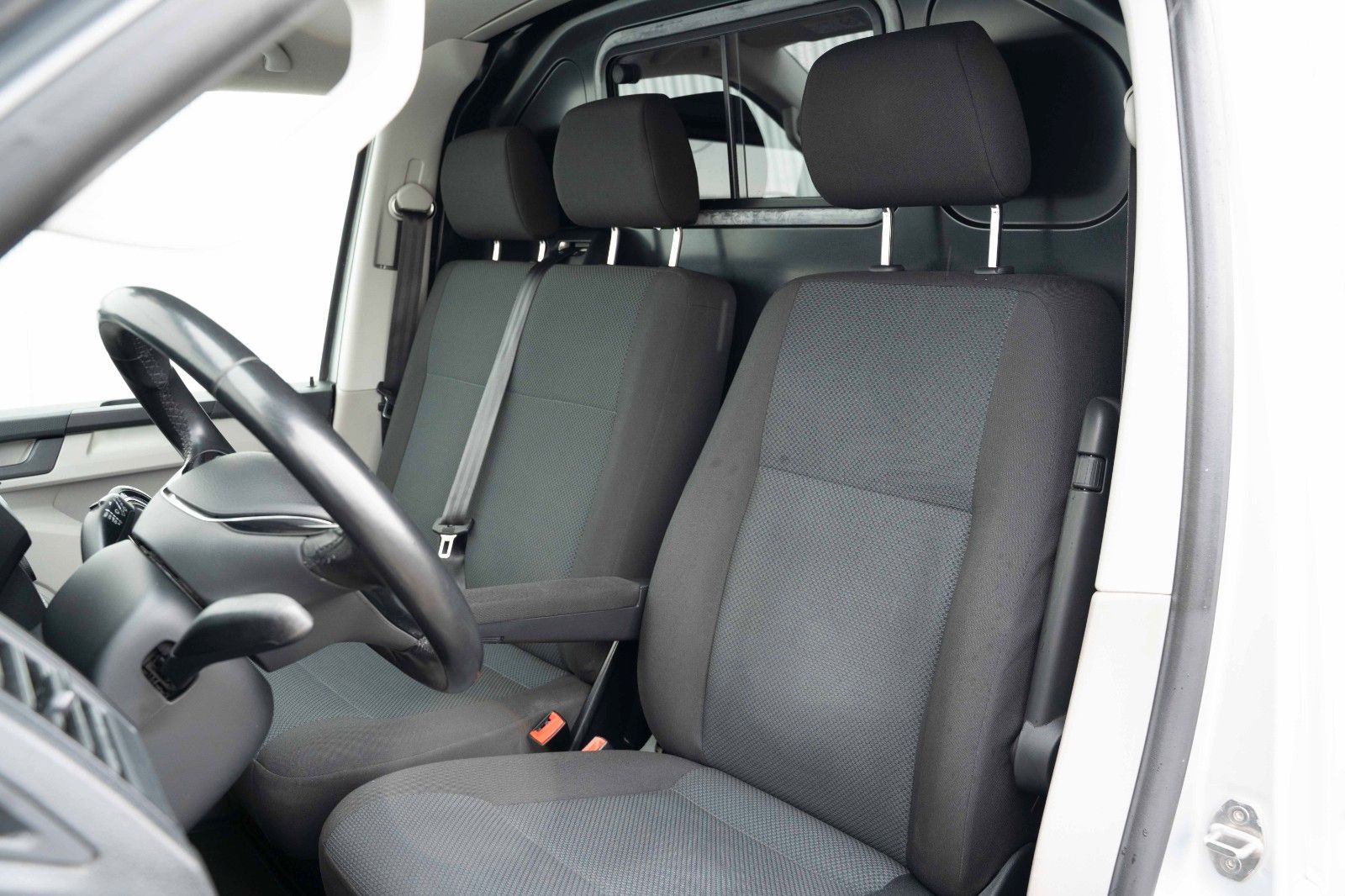 Fahrzeugabbildung Volkswagen T6 TRANSP KA 2.0TDI LANG DSG LED ACC PDC SHZ AHK