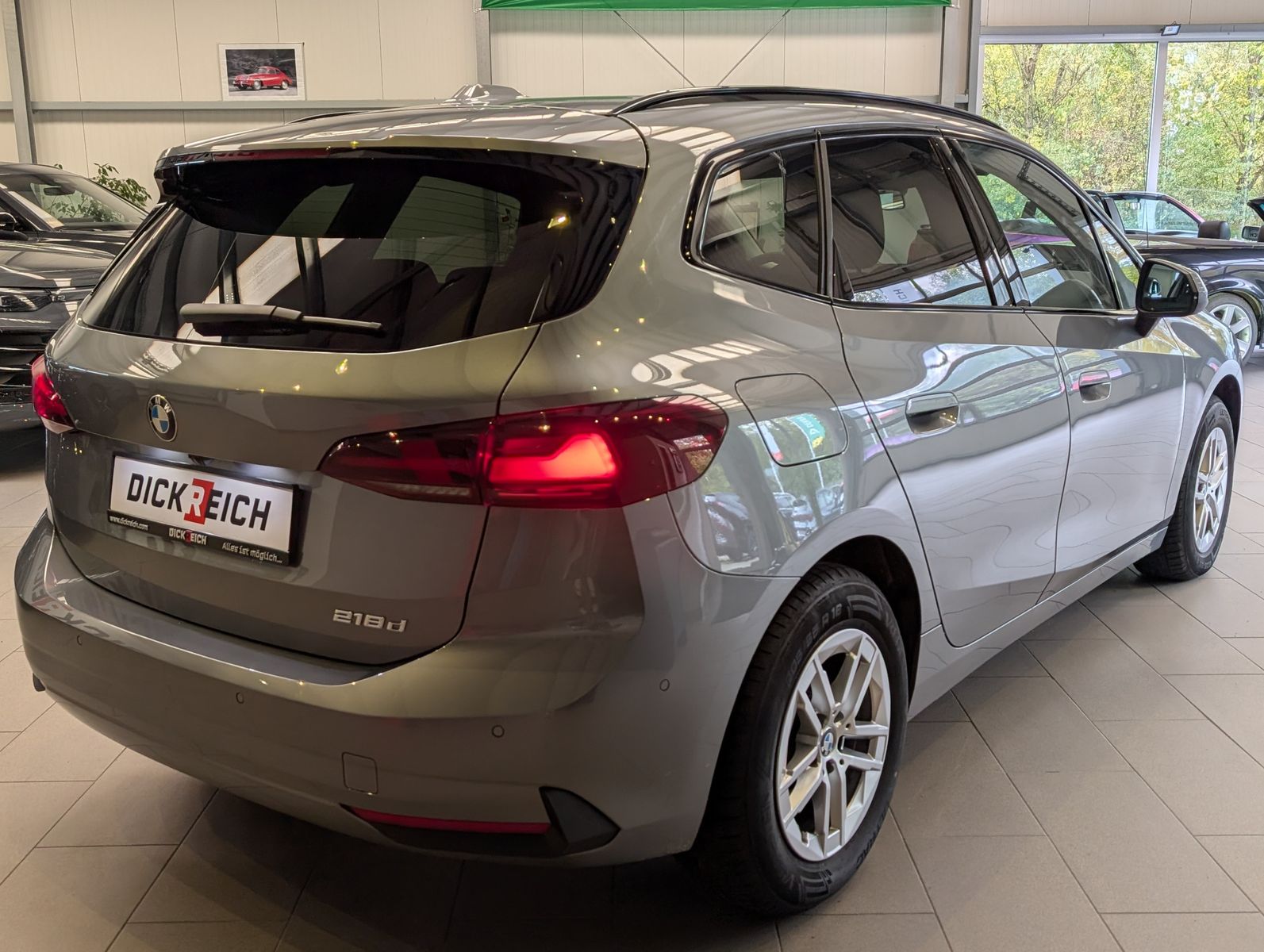 Fahrzeugabbildung BMW 218 Active Tourer d AHK Pano Cam Travel-Paket