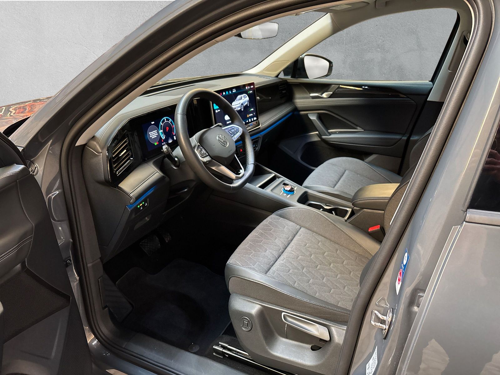Fahrzeugabbildung Volkswagen Tiguan Life 2.0 TDI 4Motion DSG AHK Standheizung