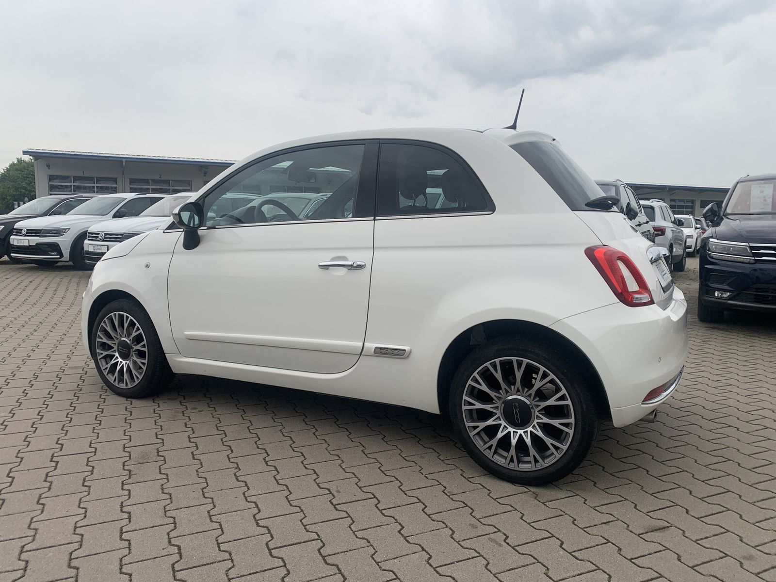 Fahrzeugabbildung Fiat 500 1.2*Star*Leder*CarPlay*SHZ*PDC*Navi*Temp*