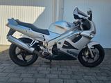 Honda VFR750F  - Offers