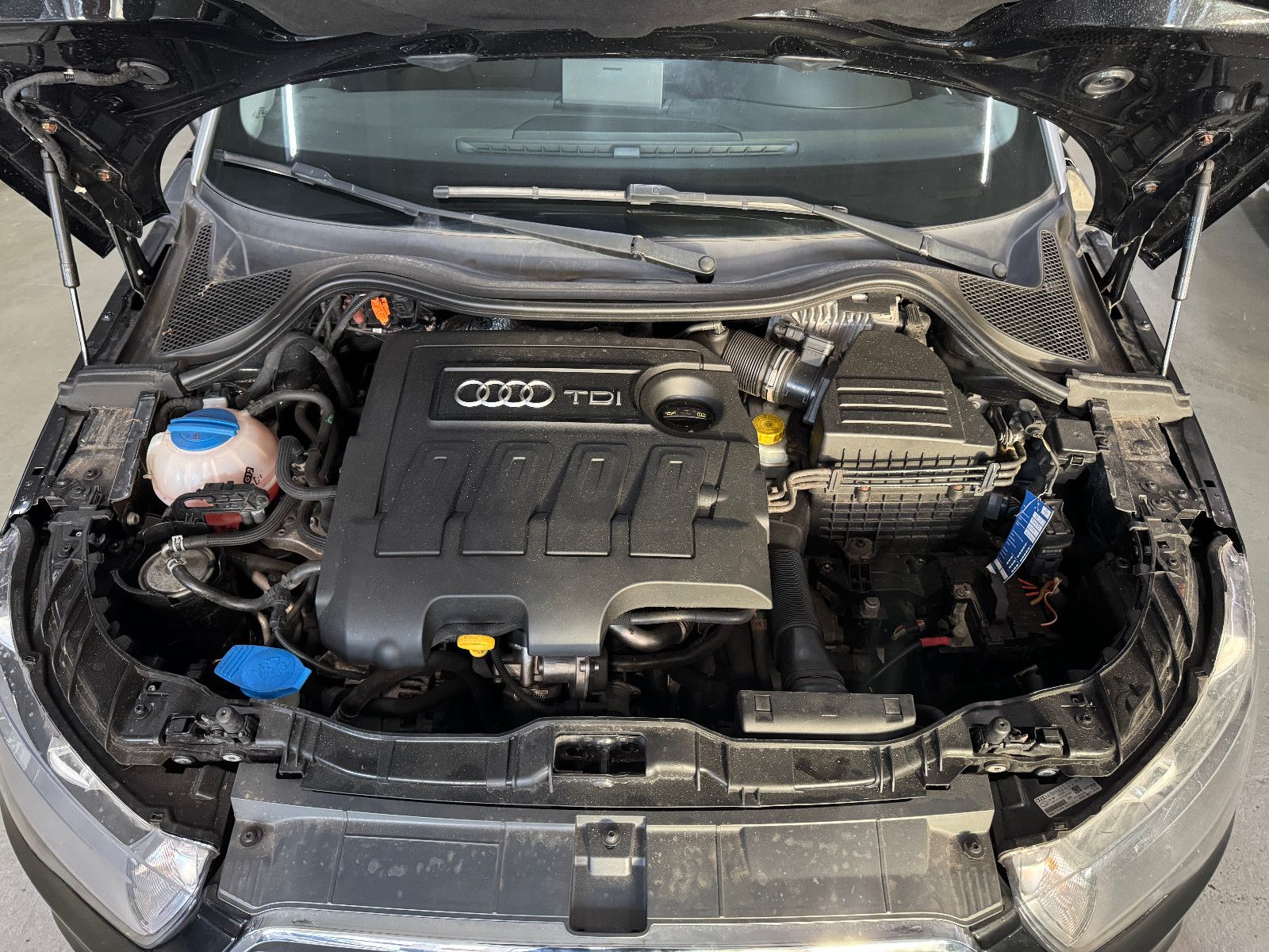 Fahrzeugabbildung Audi A1 1.6 TDI SPORTBACK S-TRONIC S-LINE AMBITION