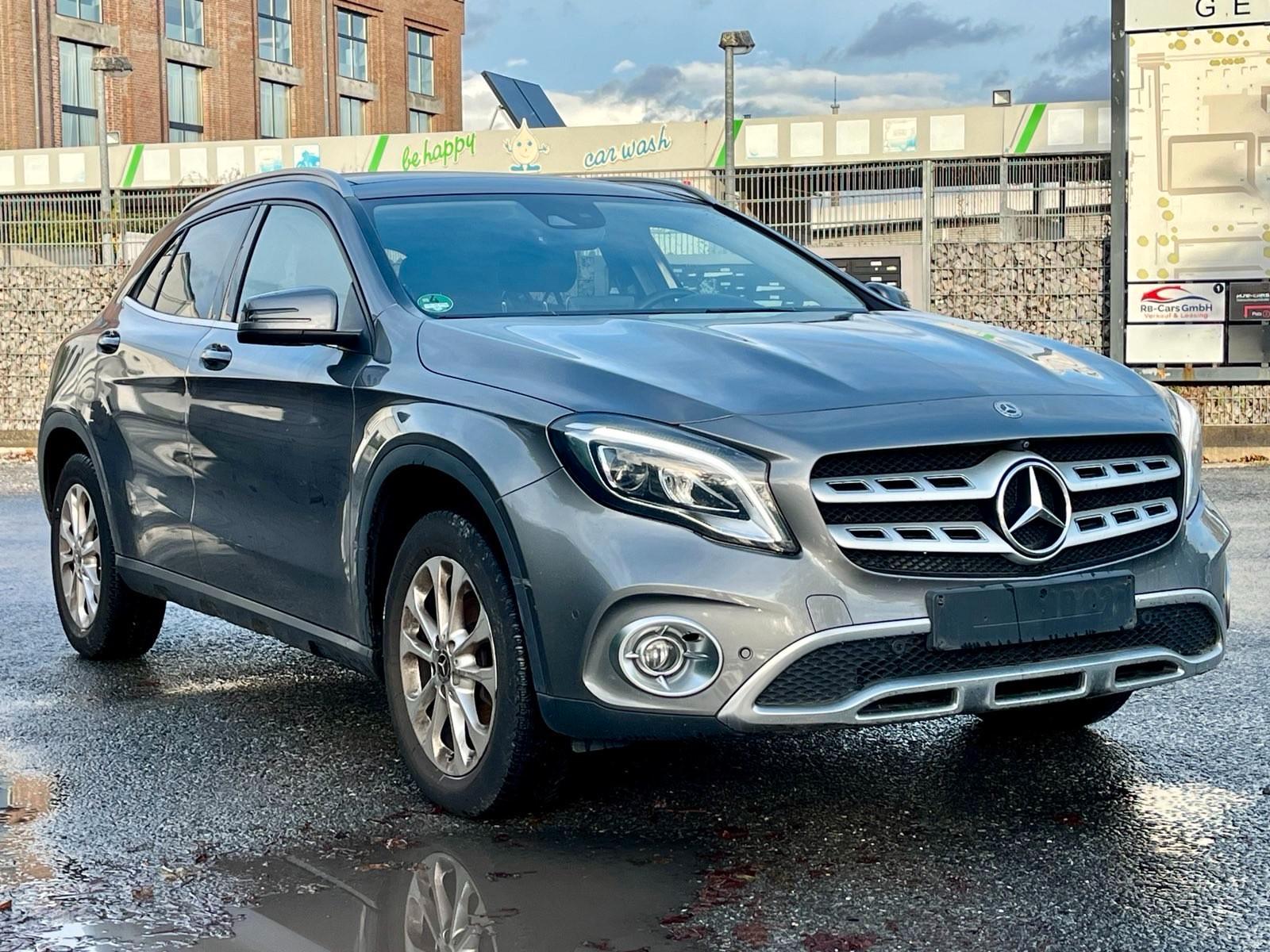 Mercedes-Benz GLA 200~KAMERA~PANORAMA~LEDER~TÜV NEU~