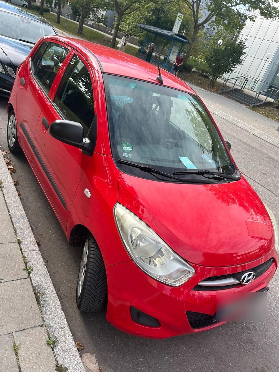 Hyundai i10 2012 — interior