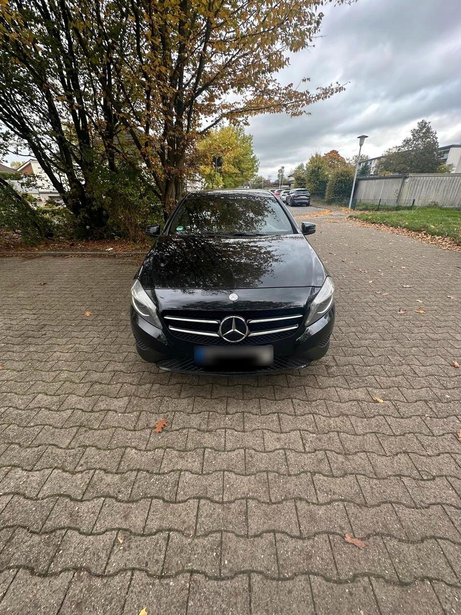Mercedes-Benz A 220
