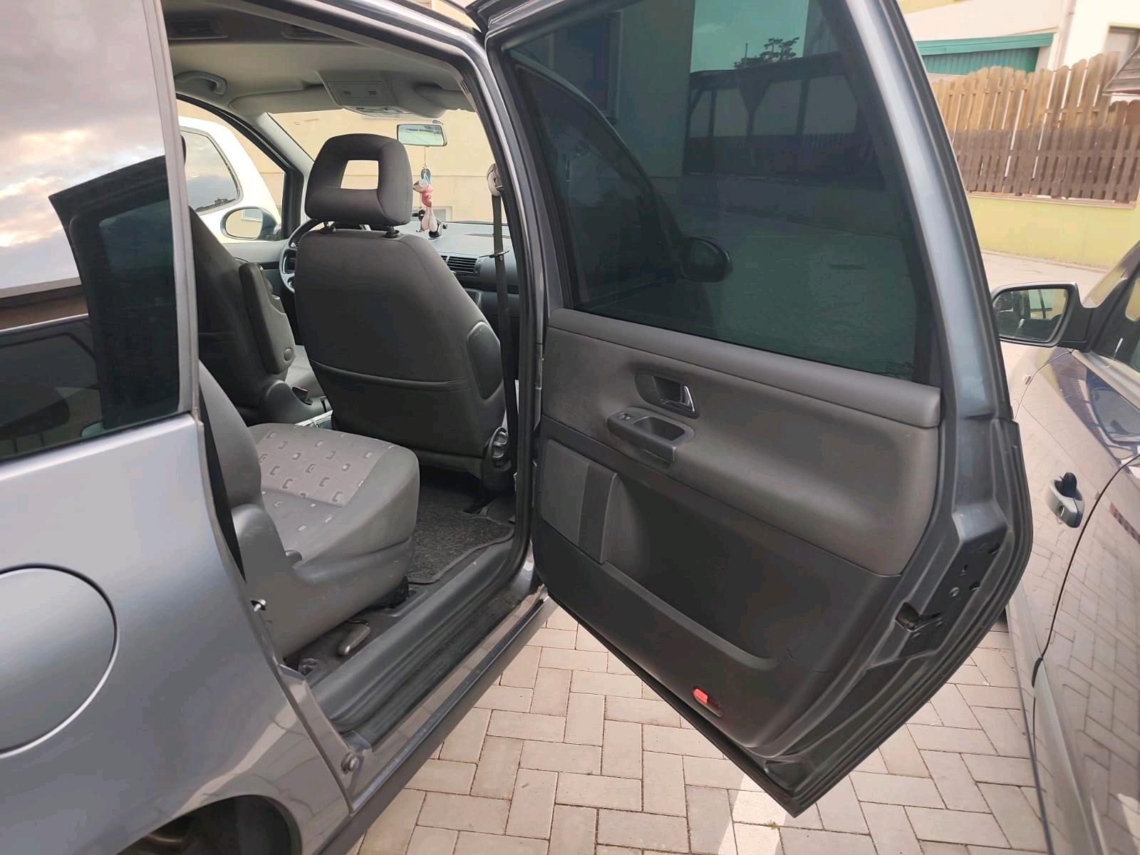Volkswagen Sharan 2010 — photo 5