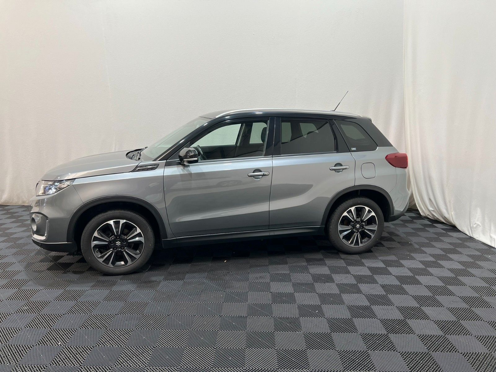 Fahrzeugabbildung Suzuki Vitara Comfort + / Pano. / LED / Allgrip
