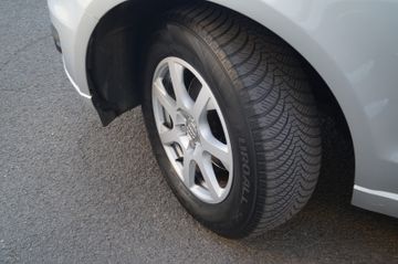 Audi Q5 2.0 TDI quattro AUT.-LEDER-NAVI-AHK-ACC-XENON