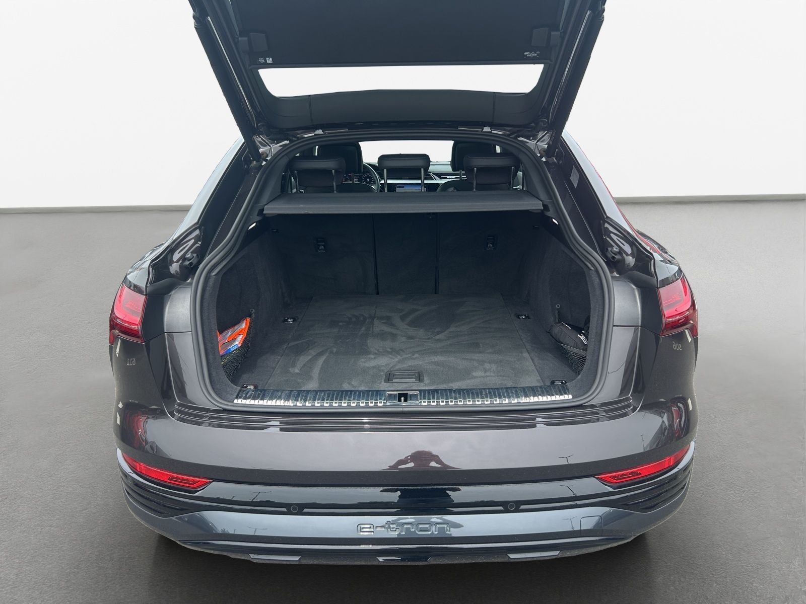 Audi Q8 e-tron - Bild 12