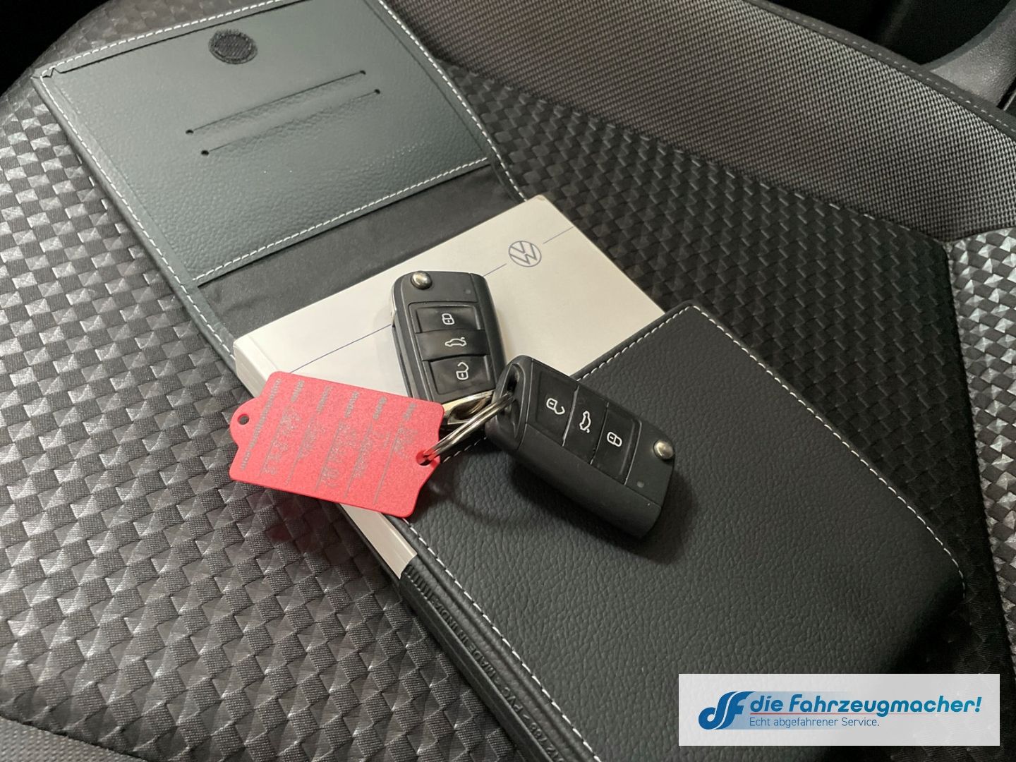 Fahrzeugabbildung Volkswagen Tiguan Active eHybrid Digitales Cockpit LED ACC