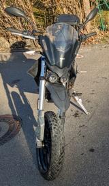 Zero FXS ZF6.5 Supermoto mit Winterreifen - ELEKTRO