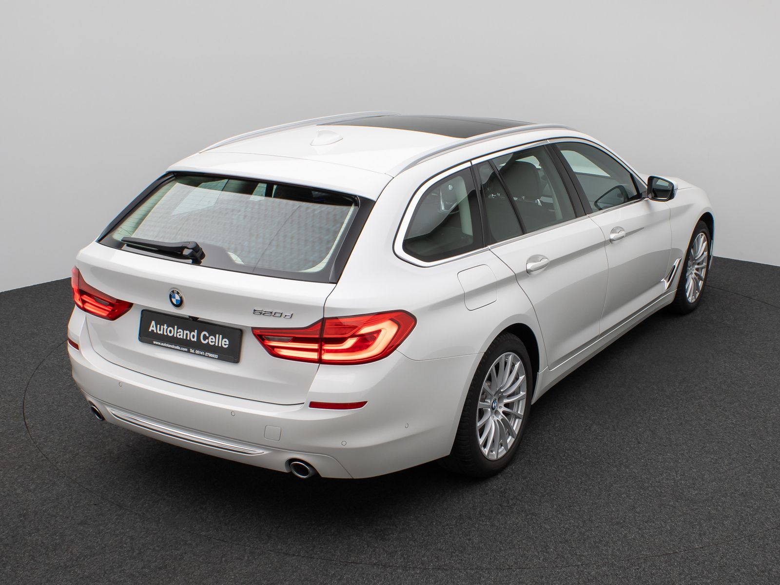 Fahrzeugabbildung BMW 520d Luxury Line Panorama Kamera HUD DAB HiFi